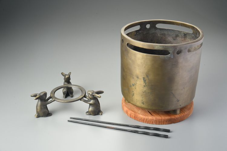 三隻兔古銅爐座/附銅筷