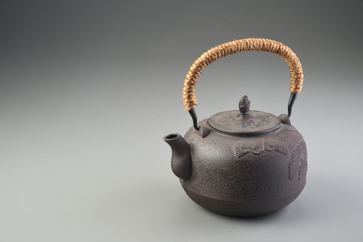 生鐵壺-大松樹(2.0L)