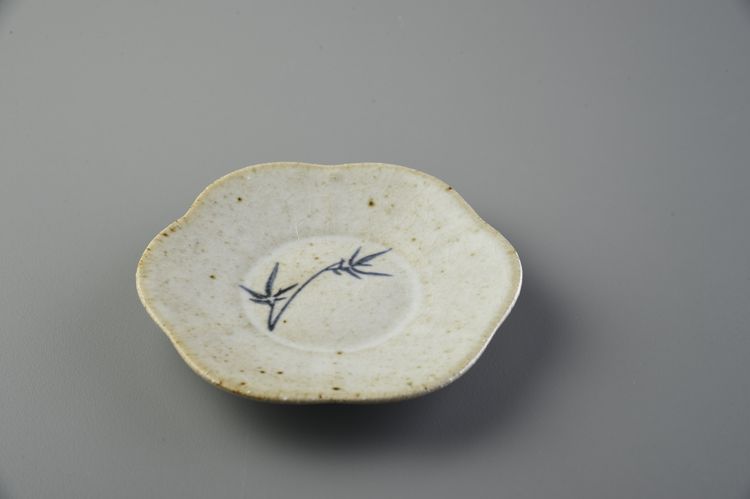 汝窯手繪青花花型杯托/竹子