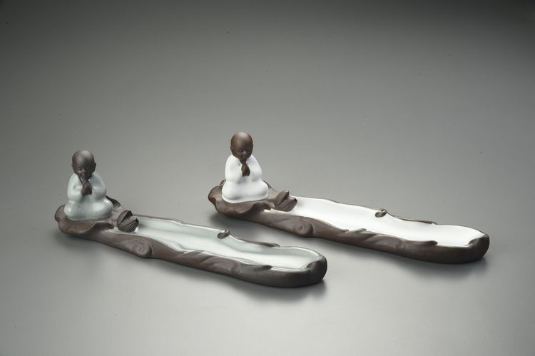 小沙彌坐荷線香座