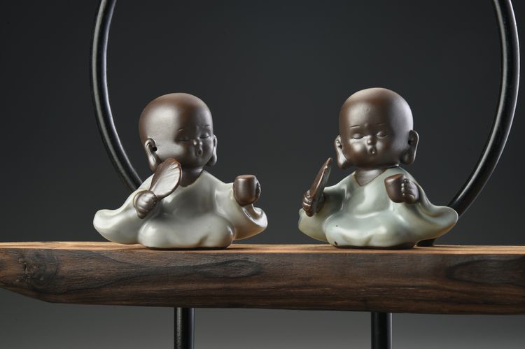 禪心悠悠扇小沙彌