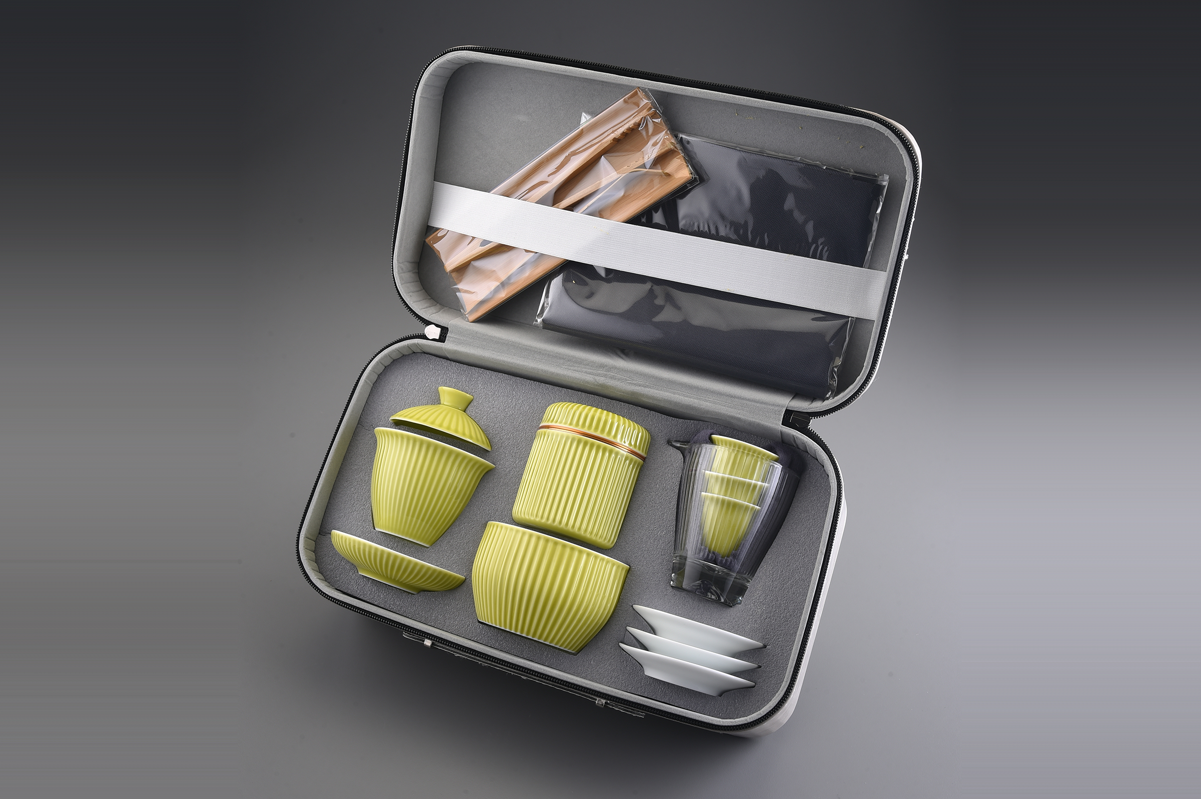 蘋果綠時尚巧紋15件式皮革禮盒